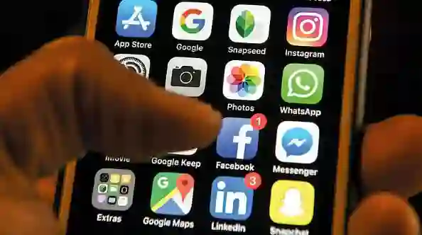 بث الانترنت للأخرين في السعودية عليه عقوبة قانونية قاسية 