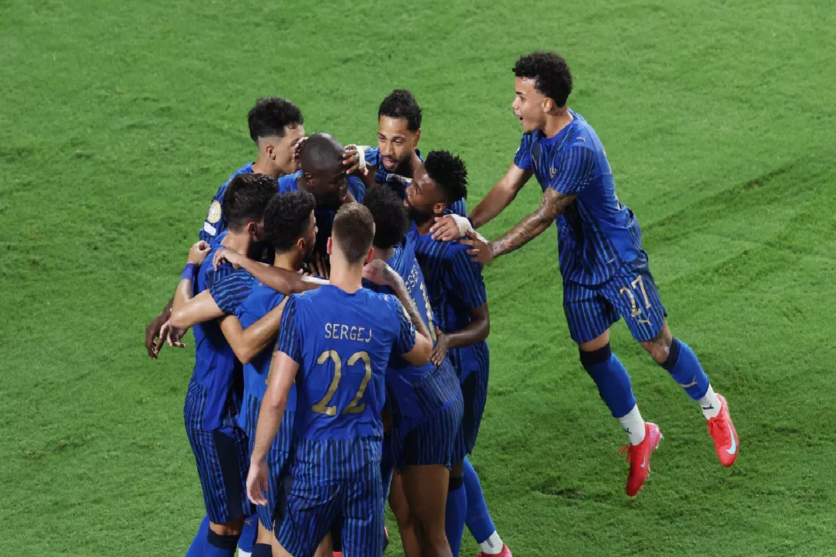 وكيل الغنام يكشف أخطر بنود تعاقده مع الهلال 