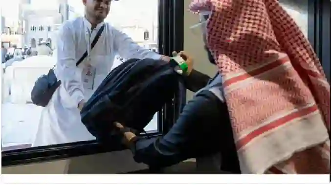 السعودية تعلن عن خدمة جديدة في المسجد الحرام تسهل الطواف والسعي 