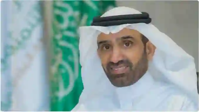 الموارد البشرية تحدد مواعيد العمل الجديدة بعد تطبيق التوقيت الصيفي