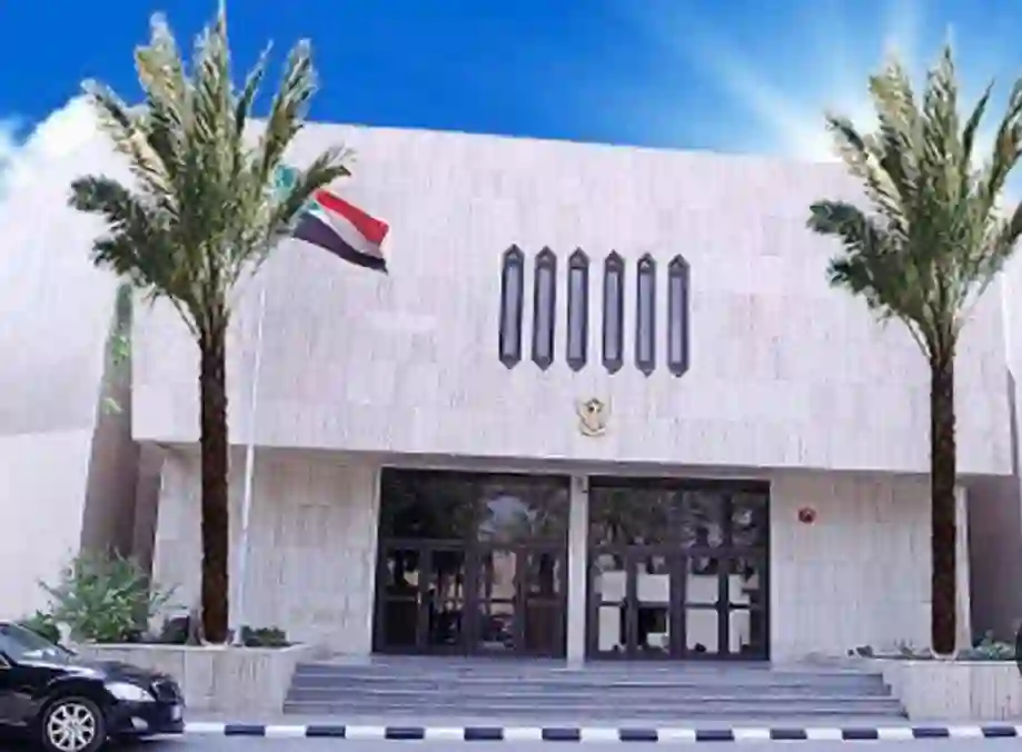 السعودية تبدأ ترحيل السودانيين عبر ميناء جدة 