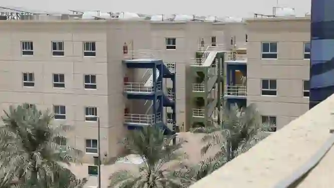 معلومات يجب أن تعرفها قبل أن تفكر في السكن في المساكن الجماعية